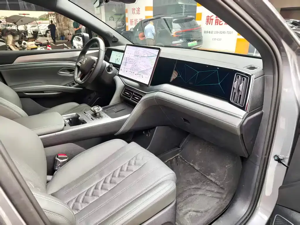 BYD L DM-i — фото 10