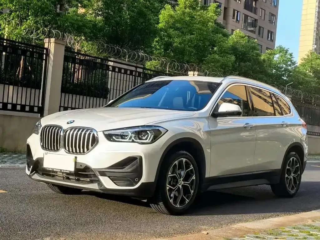 BMW X1 — фото 1