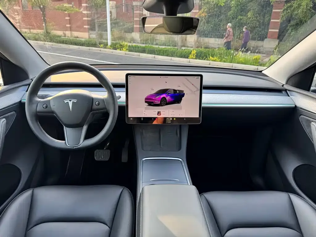 Tesla Model Y — фото 3