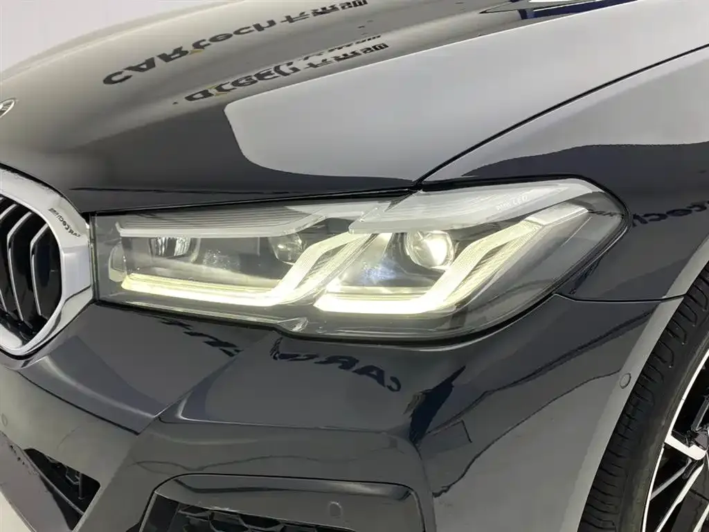 BMW 5 Series — фото 10