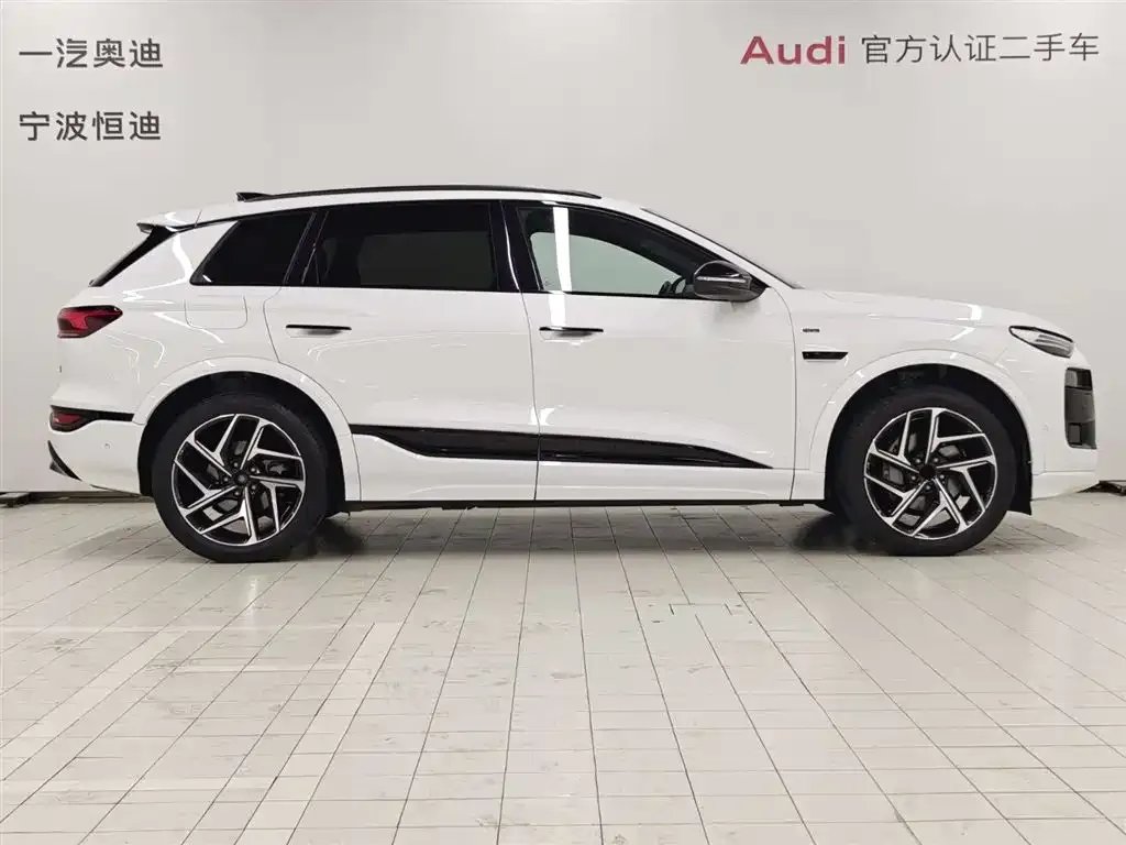 Audi Q6L e-tron — фото 5
