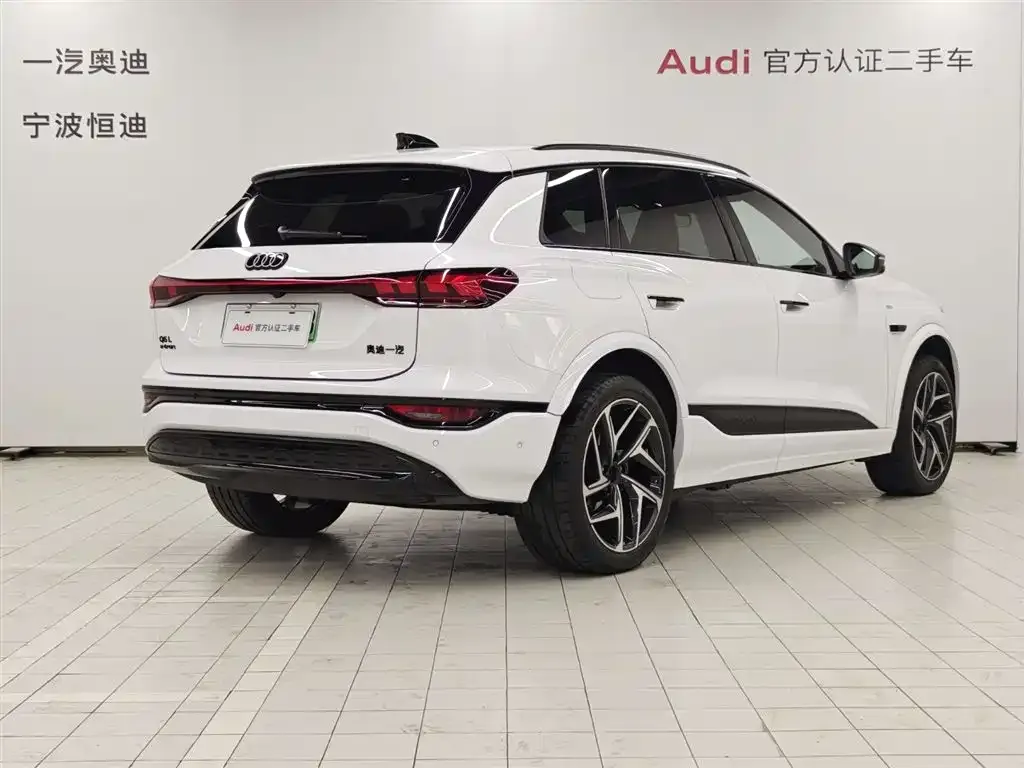 Audi Q6L e-tron — фото 2