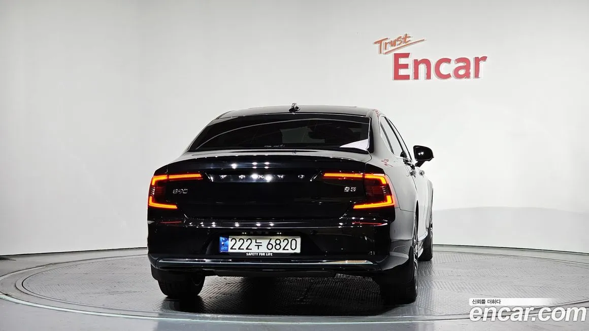 Volvo S90 2023 из KR, фото 2