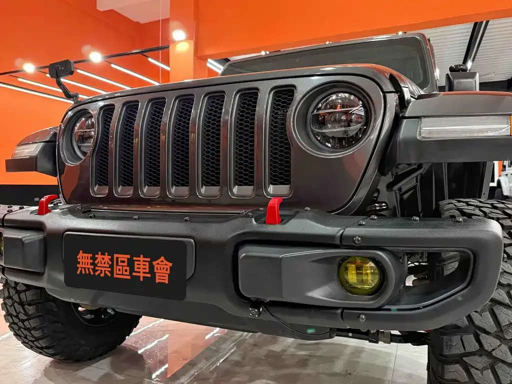 Jeep Wrangler — фото 10