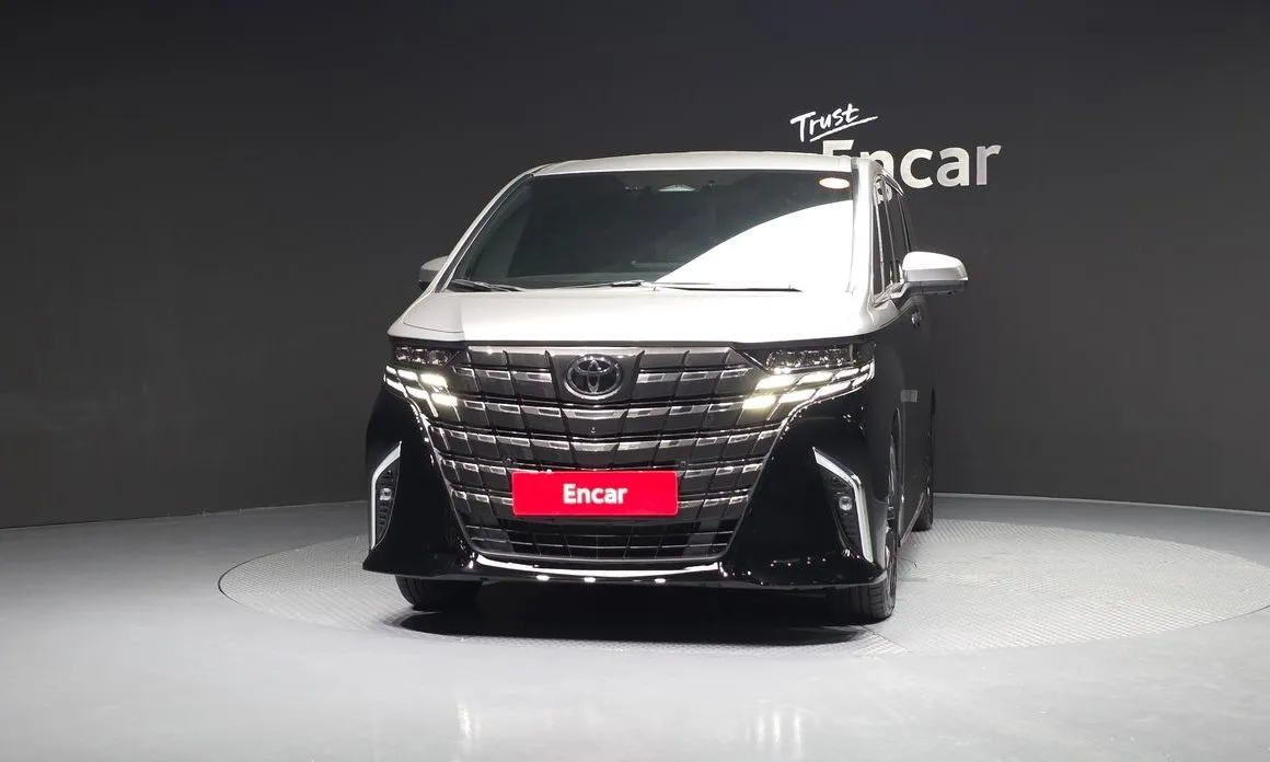 Toyota Alphard — фото 5