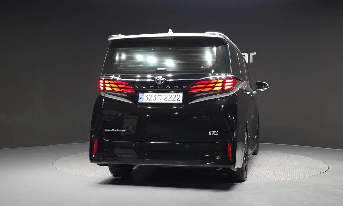 Toyota Alphard — фото 4