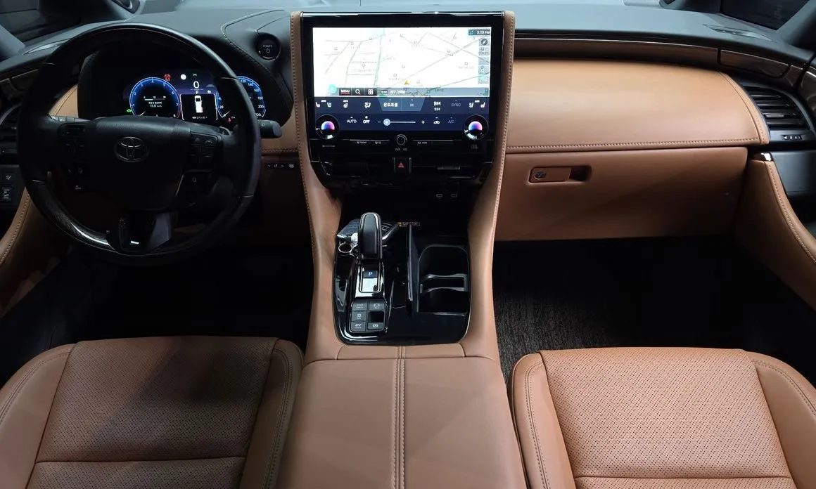 Toyota Alphard — фото 8