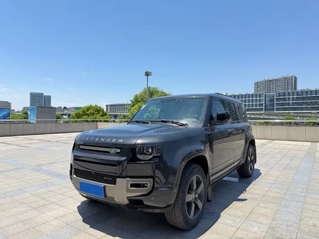 Land Rover Defender — фото 1
