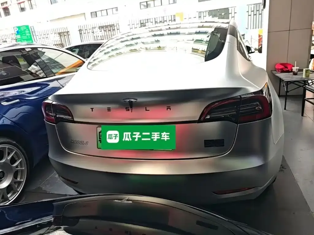 Tesla Model 3 — фото 10