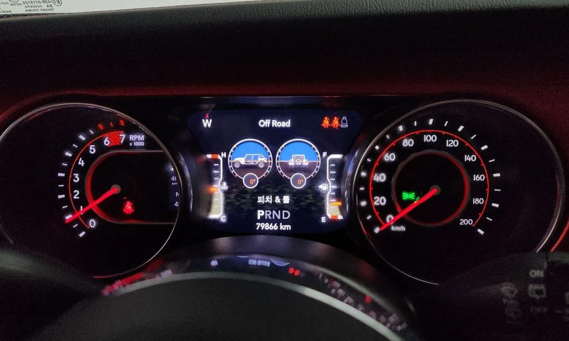 Jeep Wrangler 2021 из KR, фото 9