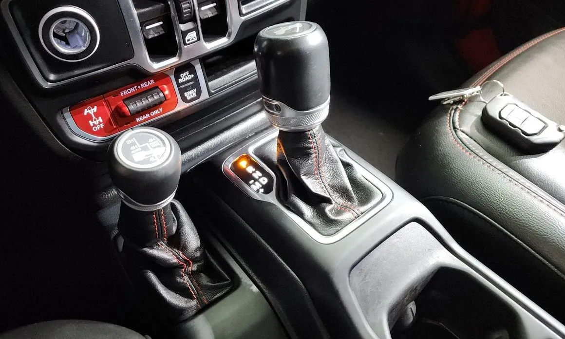 Jeep Wrangler 2021 из KR, фото 8