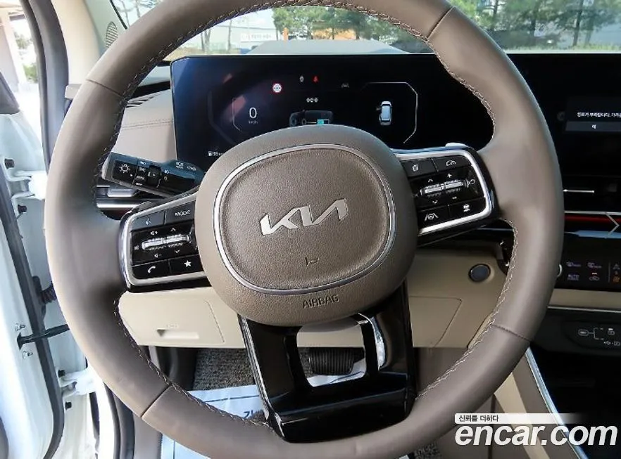 Kia Carnival — фото 10