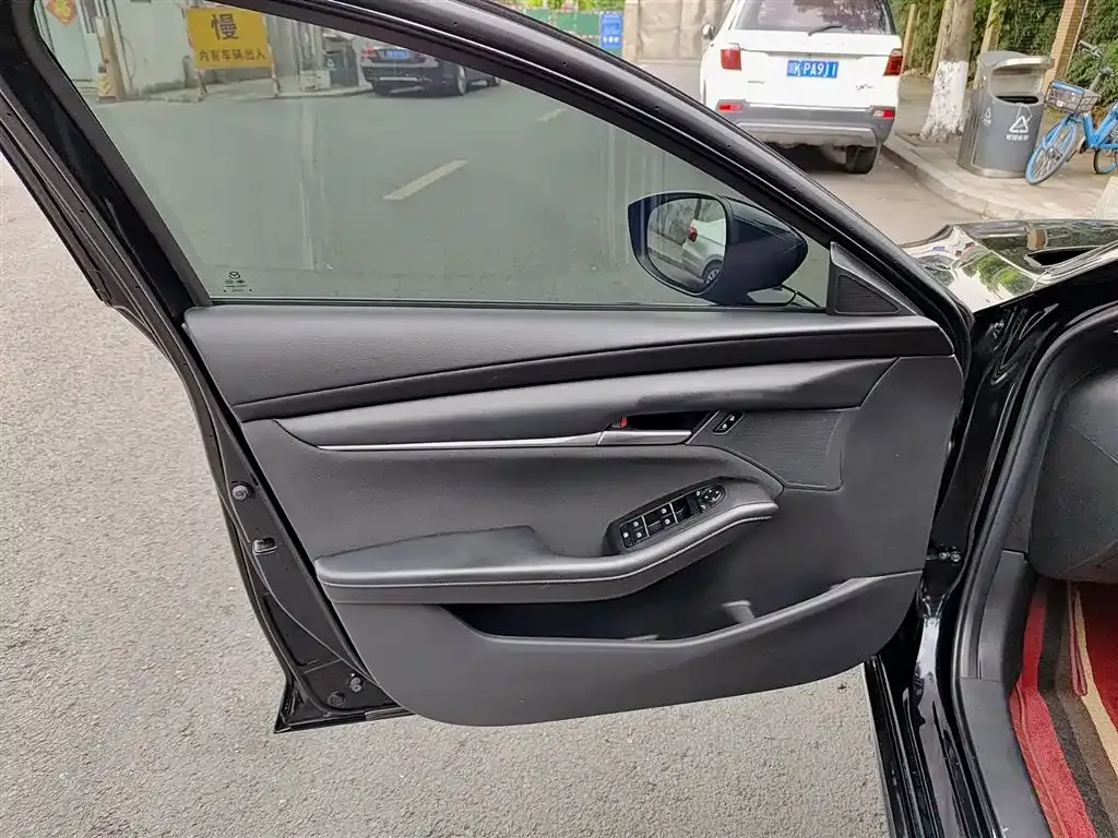 Mazda 3 Axela 2022 из CN, фото 5