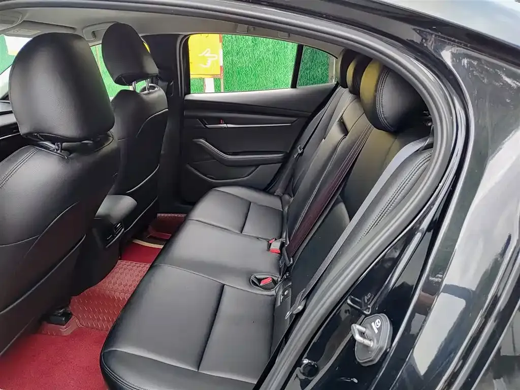 Mazda 3 Axela 2022 из CN, фото 4