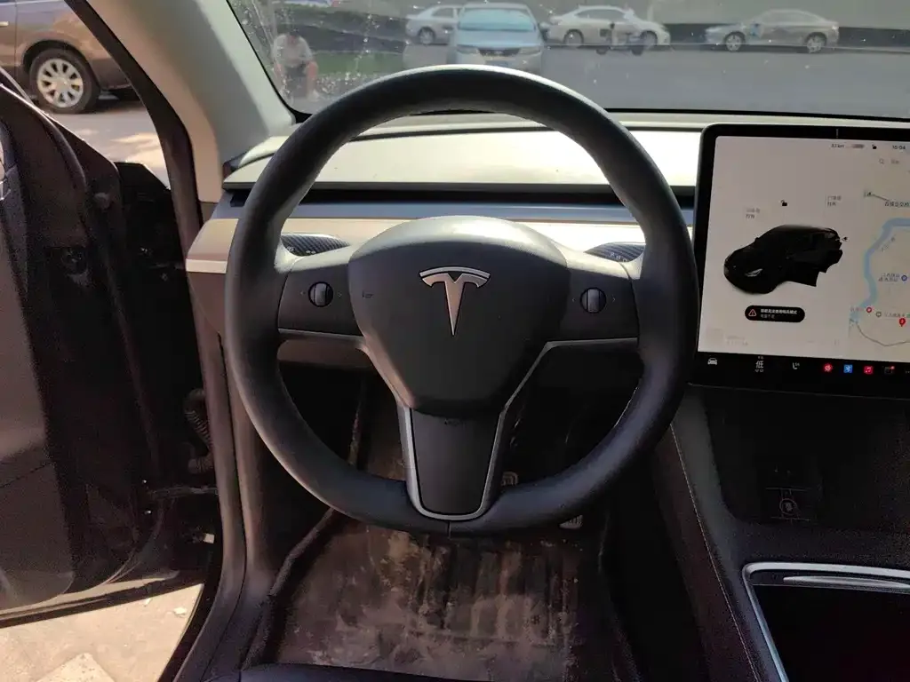 Tesla Model Y — фото 6