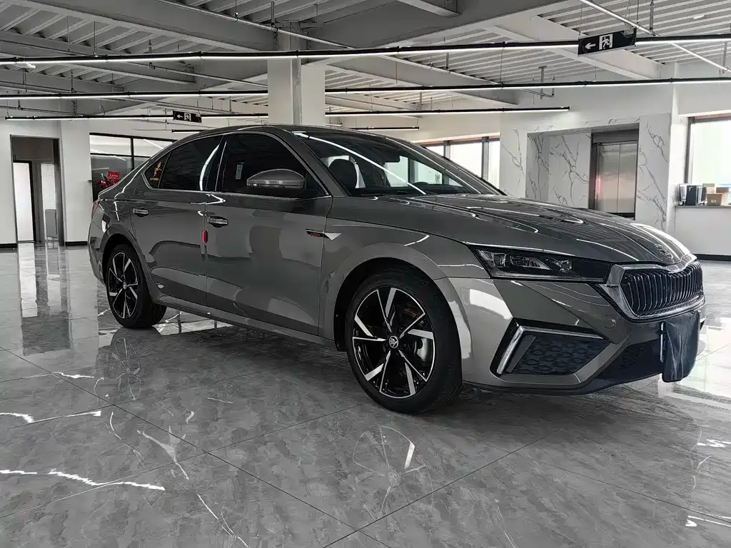 Skoda Octavia — фото 2