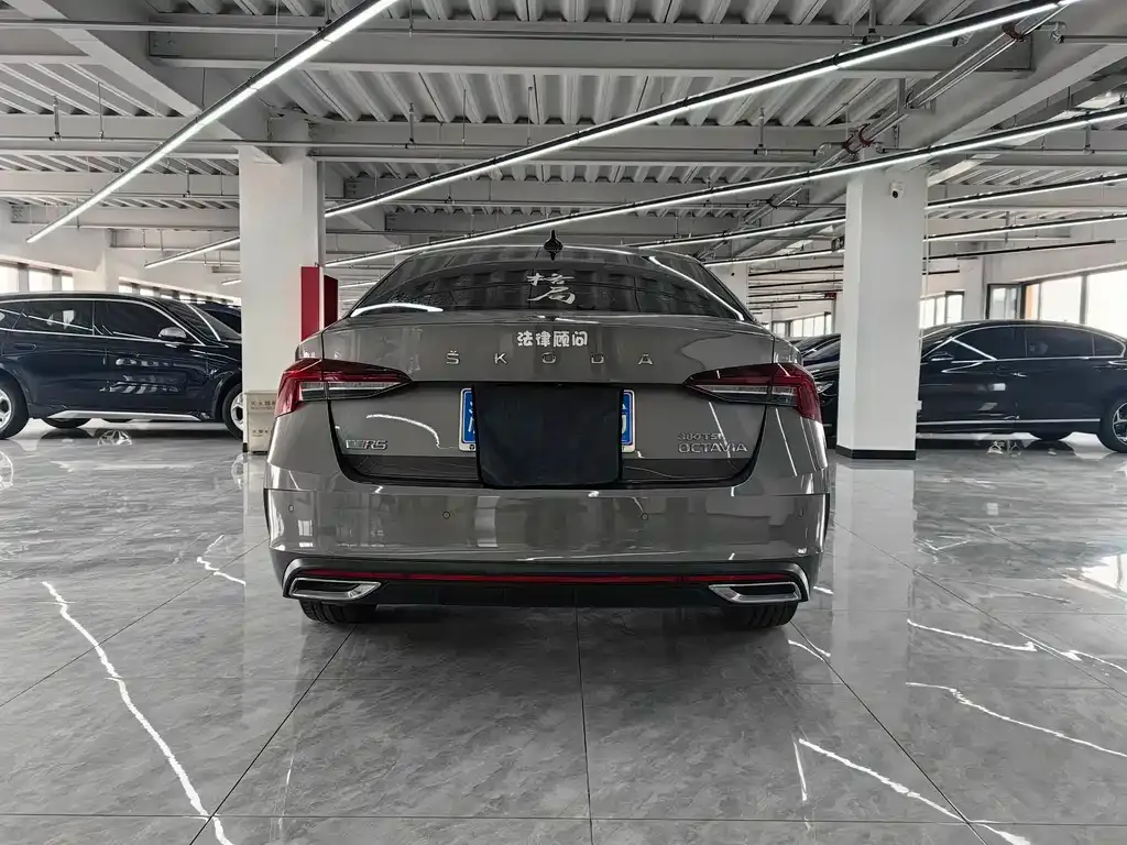 Skoda Octavia — фото 8