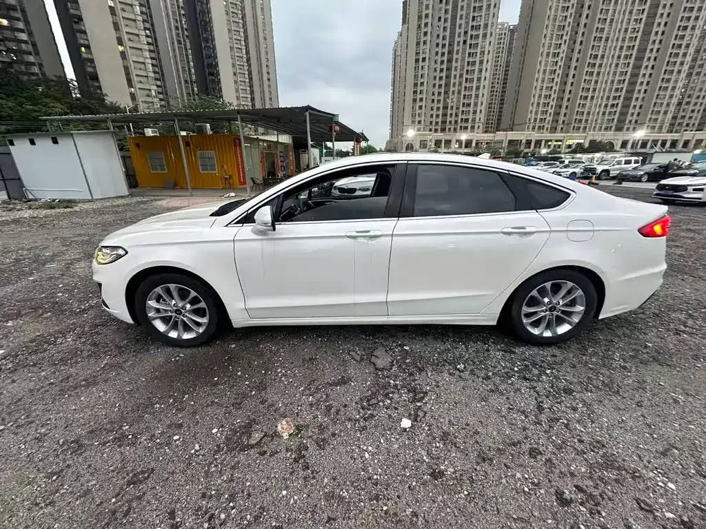 Ford Mondeo 2021 из CN, фото 2