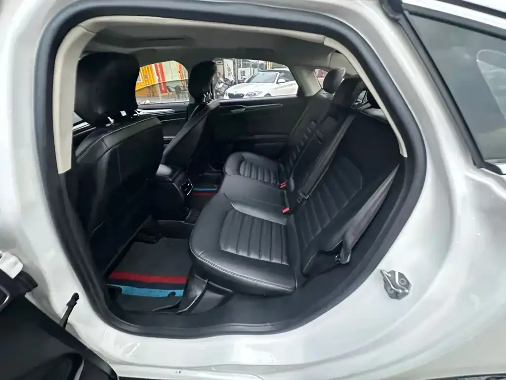 Ford Mondeo 2021 из CN, фото 4