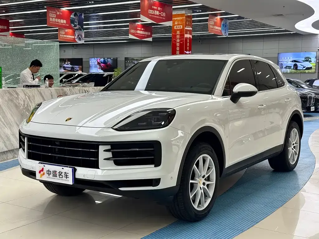 Porsche Cayenne — фото 1