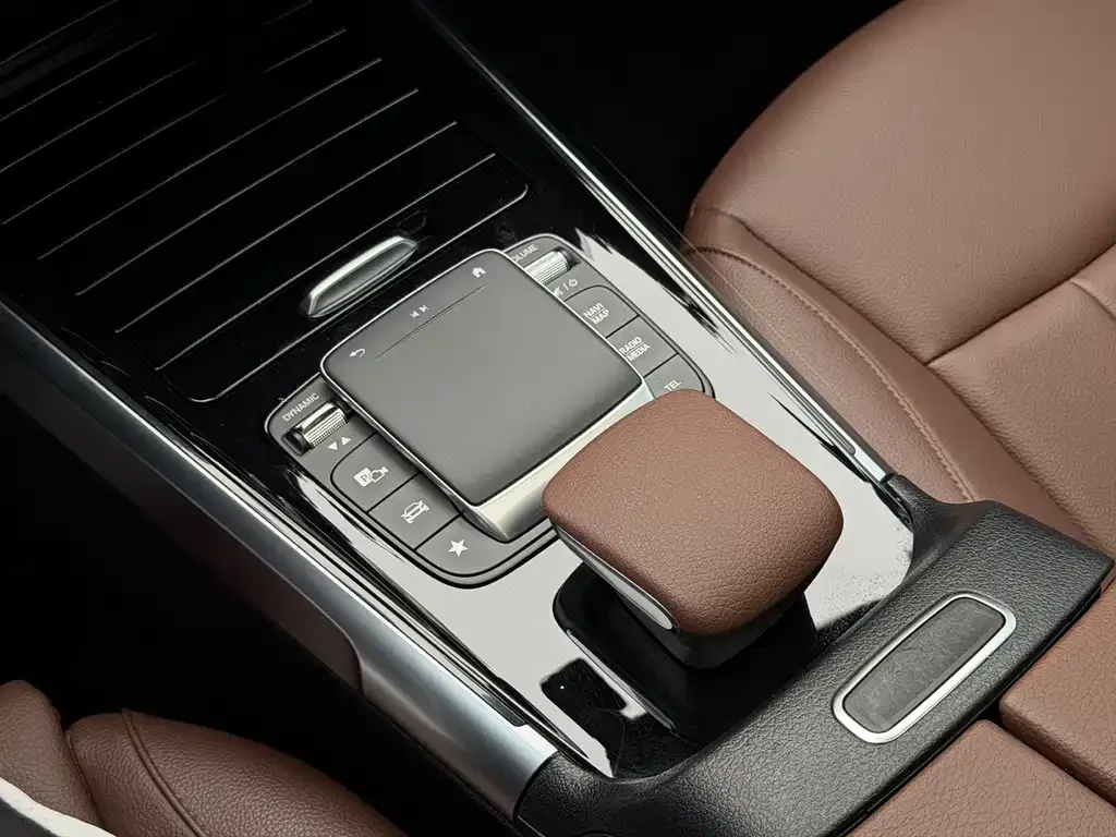 Mercedes-Benz GLB 2023 из CN, фото 7