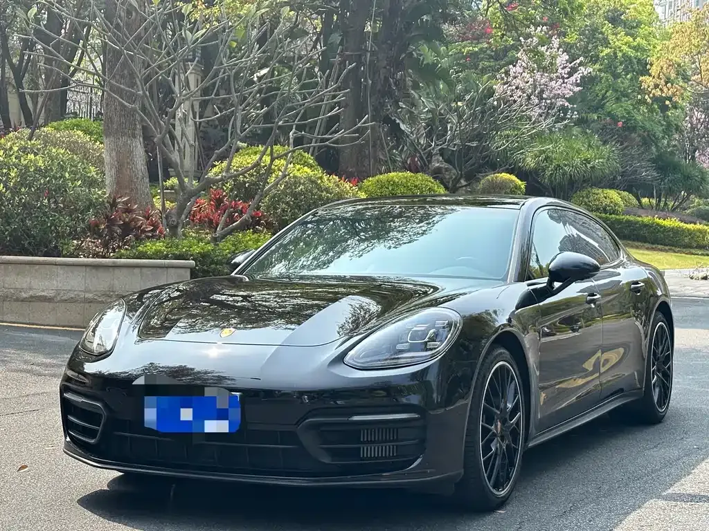 Porsche Panamera — фото 1