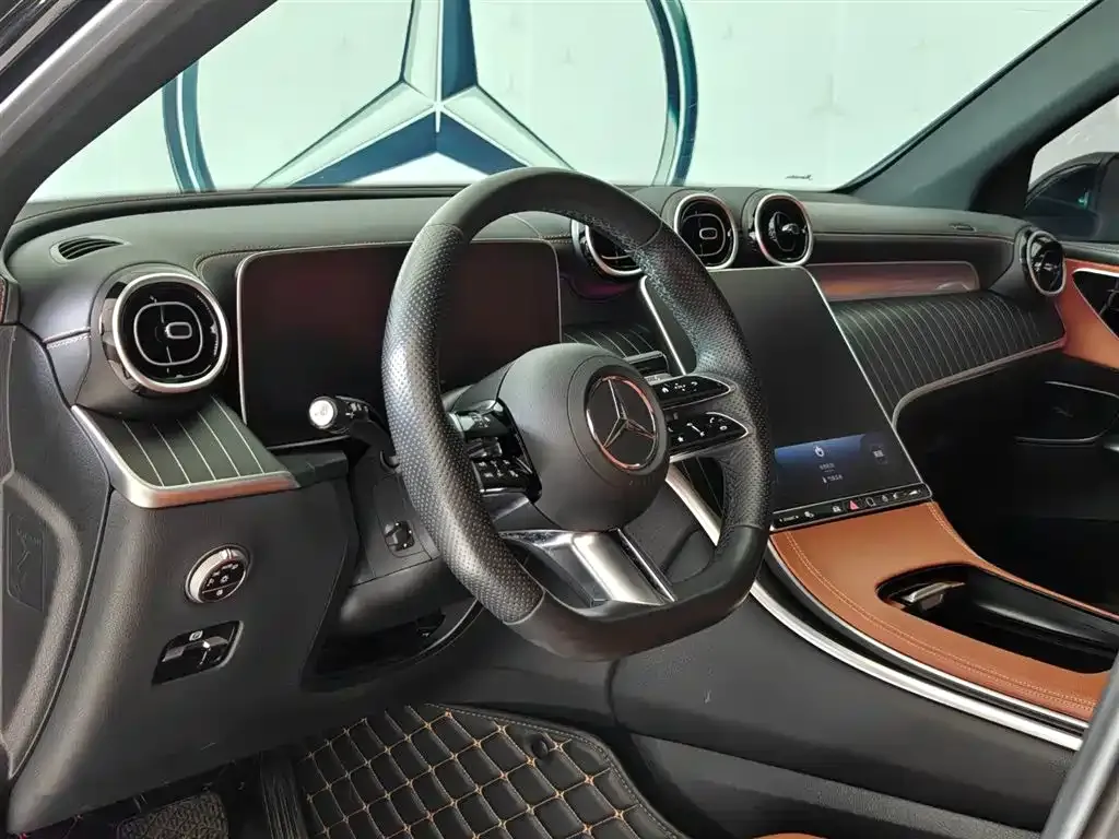Mercedes-Benz GLC — фото 10