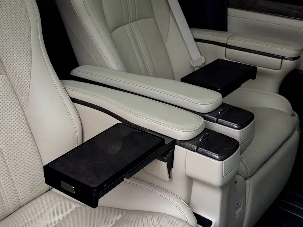 Toyota Vellfire 2023 из CN, фото 8