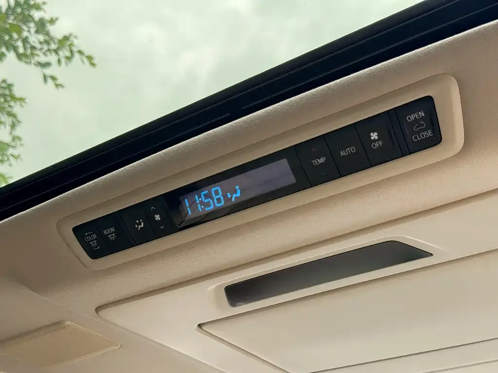 Toyota Vellfire 2023 из CN, фото 7