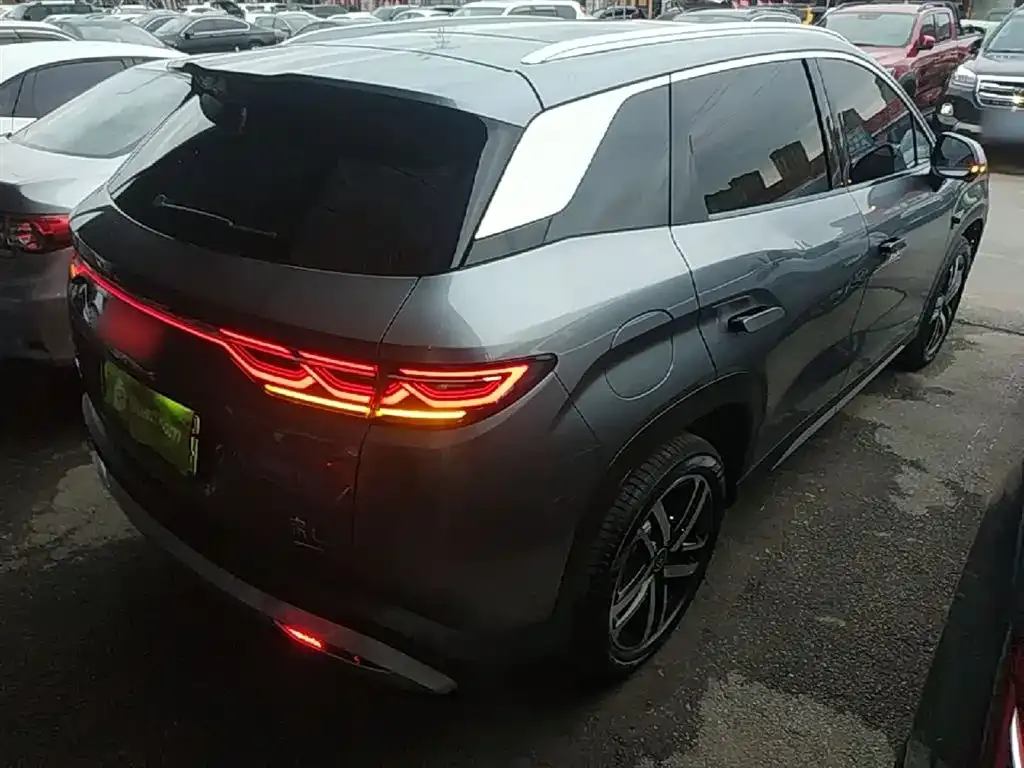 BYD L DM-i — фото 8