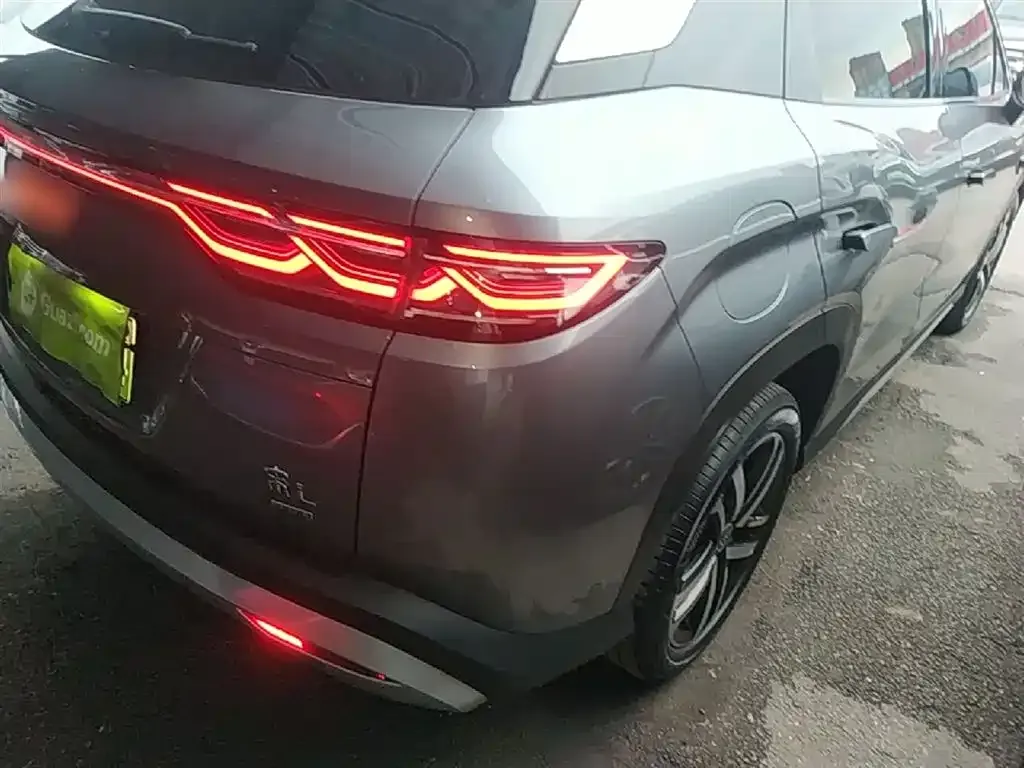 BYD L DM-i — фото 9