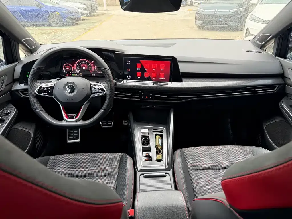 Volkswagen Golf GTI — фото 2
