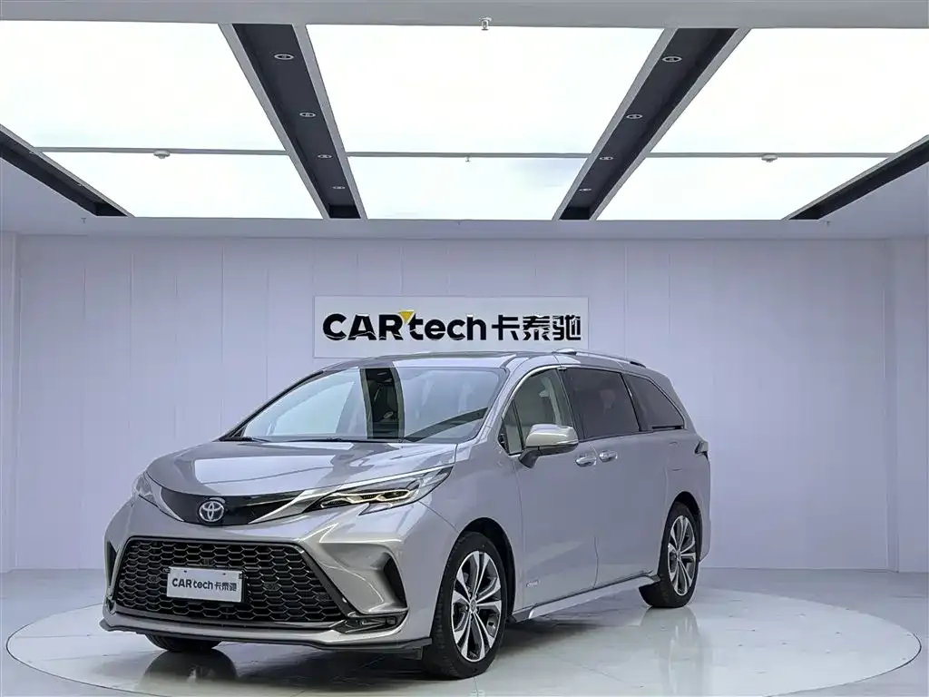 Toyota Granvia — фото 1