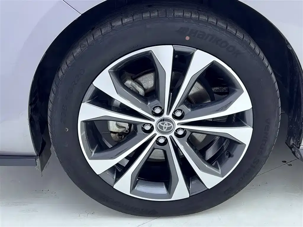 Toyota Granvia — фото 10