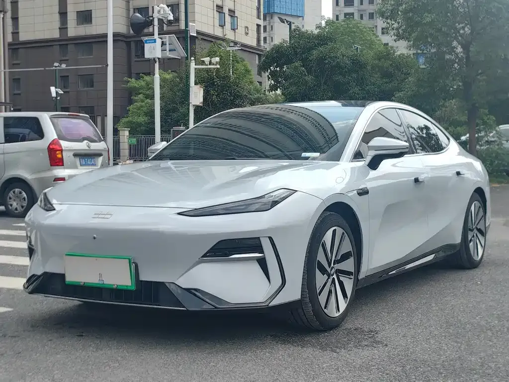 Geely Galaxy E8