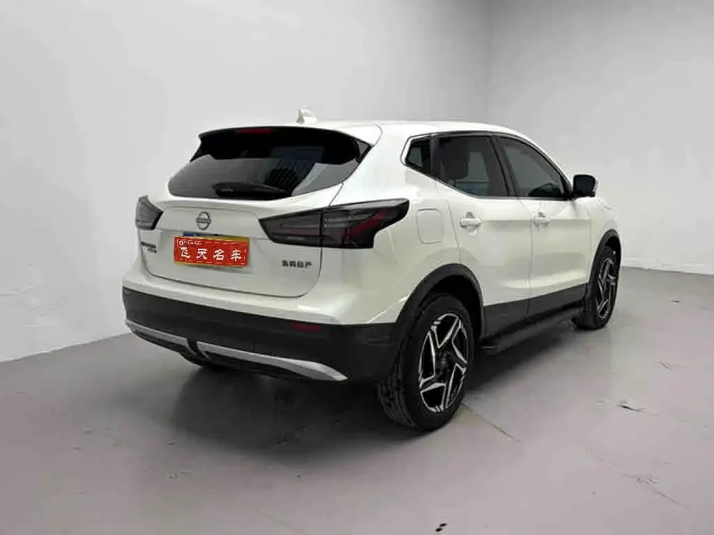 Nissan Qashqai — фото 8