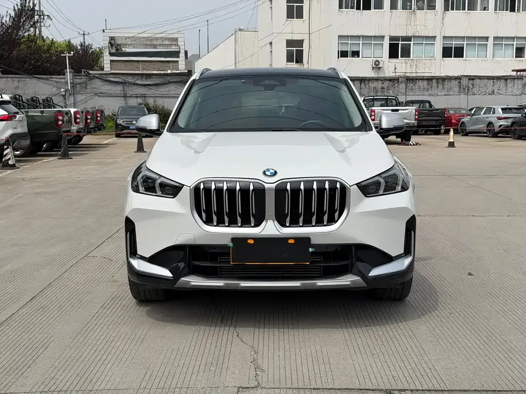 BMW X1 — фото 9