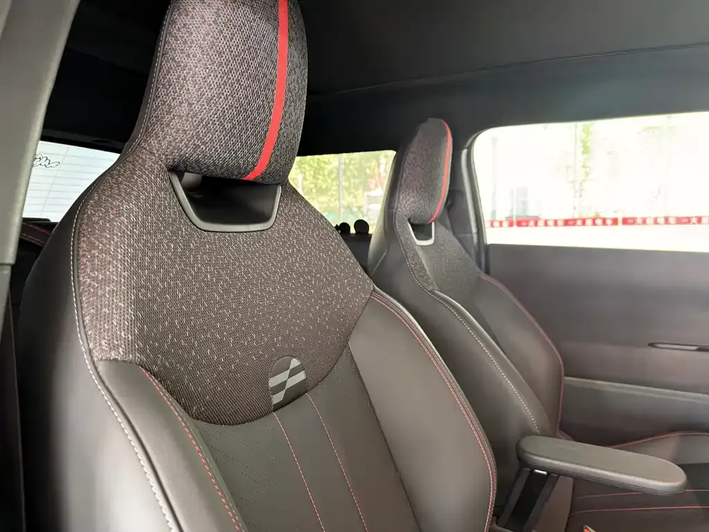 MINI JCW Electric 2025 из CN, фото 5