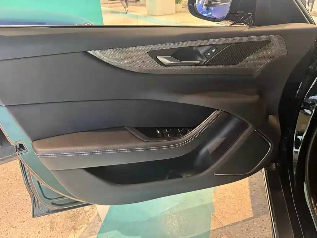 Jaguar XEL 2023 из CN, фото 5
