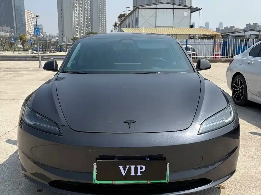 Tesla Model 3 — фото 4