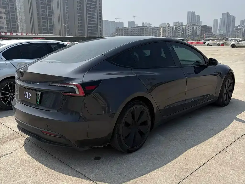 Tesla Model 3 — фото 6