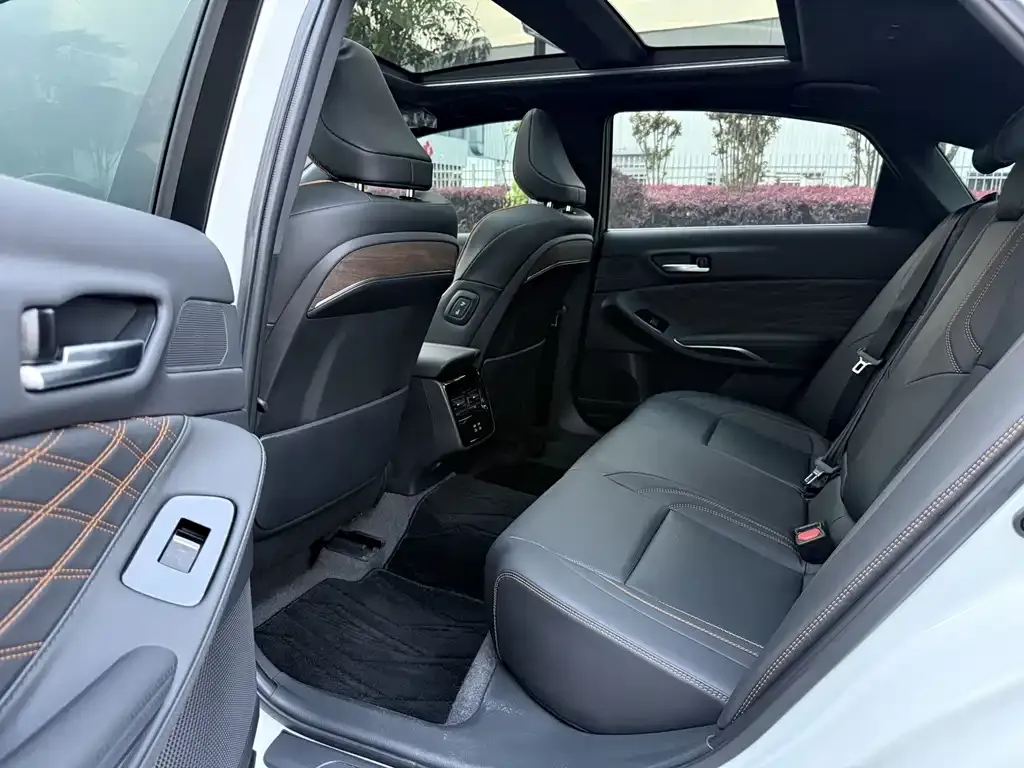 Toyota Avalon — фото 10