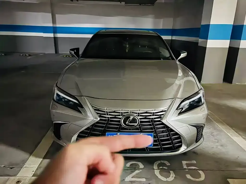 Lexus ES 2025 из CN, фото 6