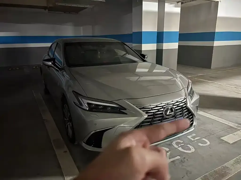 Lexus ES 2025 из CN, фото 2