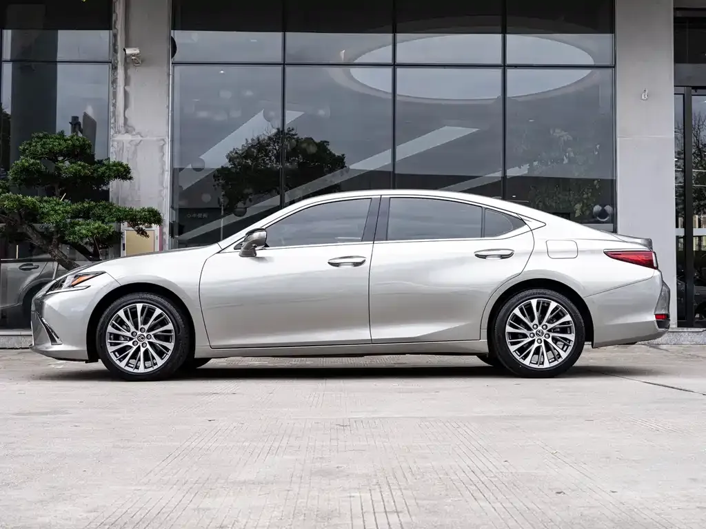 Lexus ES — фото 2