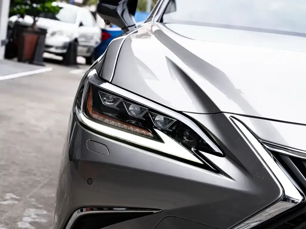 Lexus ES — фото 4