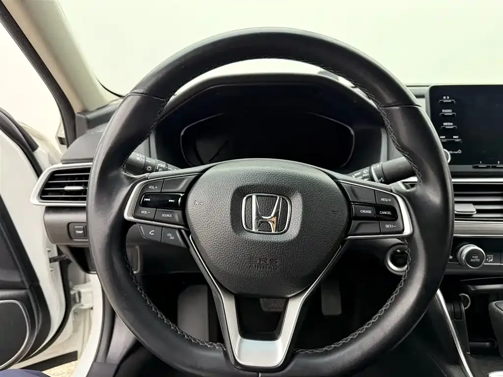 Honda Accord — фото 9