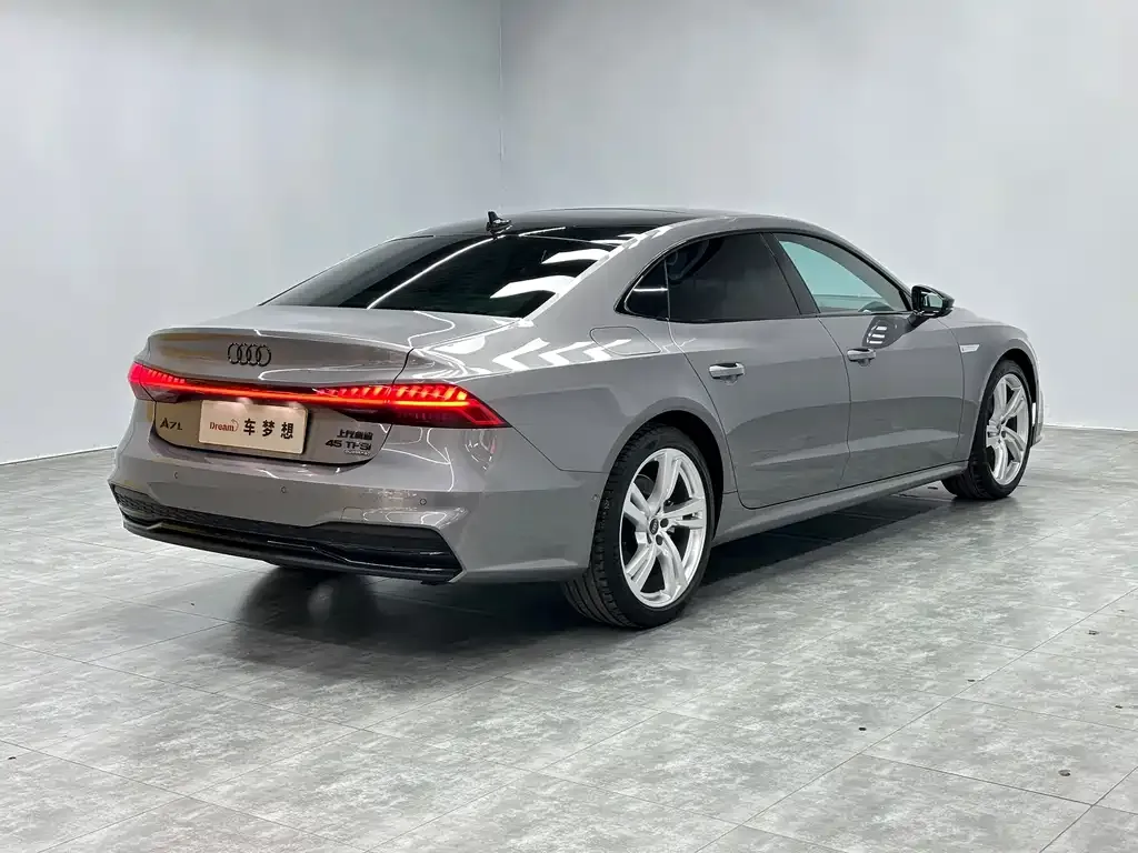 Audi A7L — фото 7