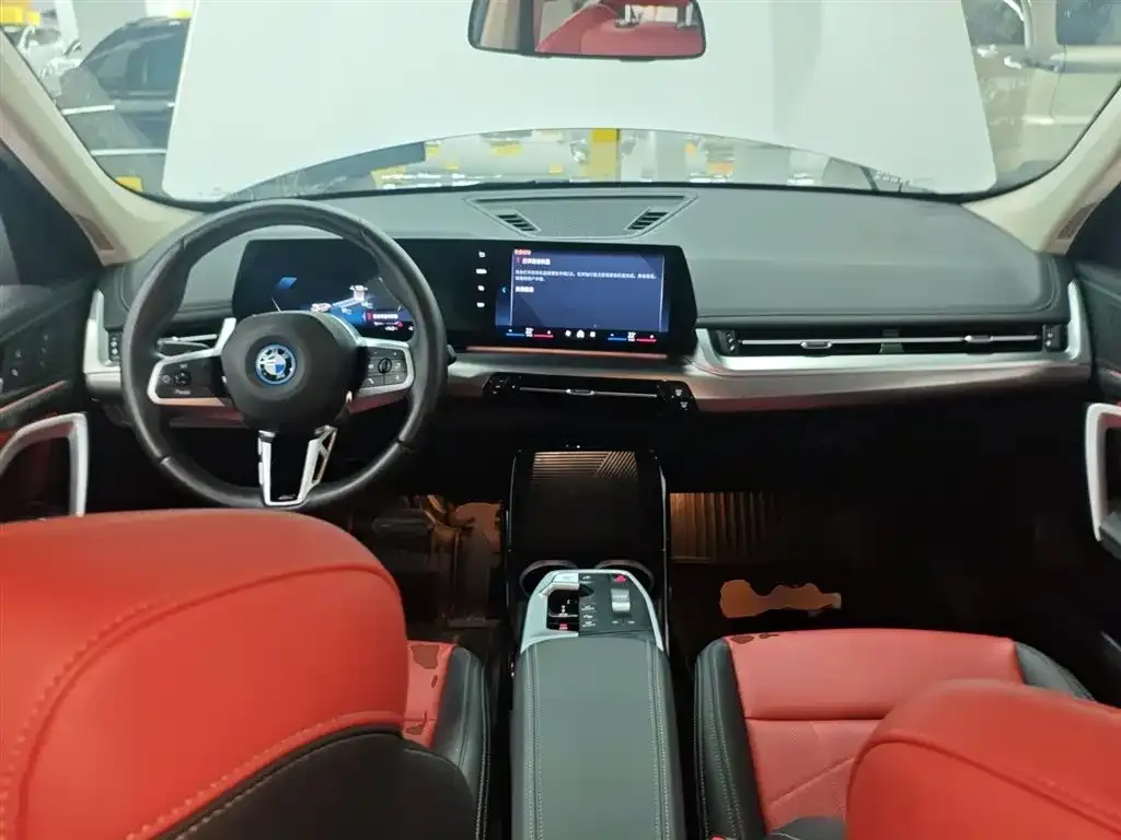 BMW iX1 2024 из CN, фото 8