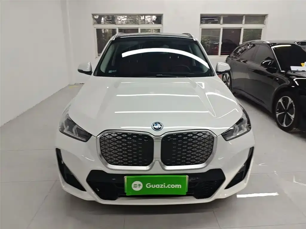 BMW iX1 2024 из CN, фото 3